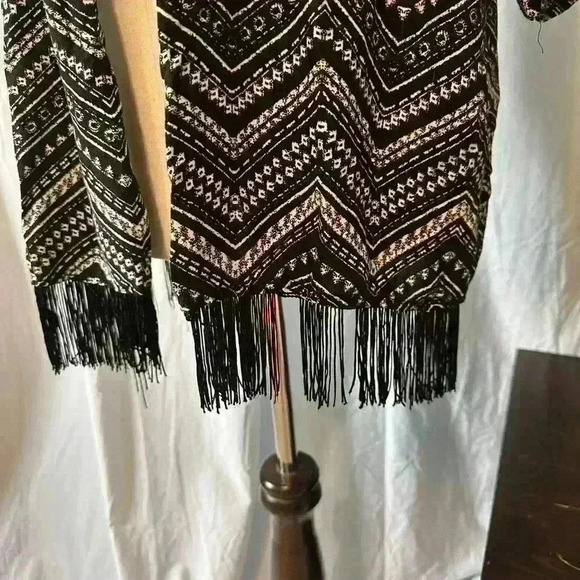 French Laundry 100% Rayon Black&white Short Tasseled Open Front Kimono. Sz M. - Picture 5 of 6